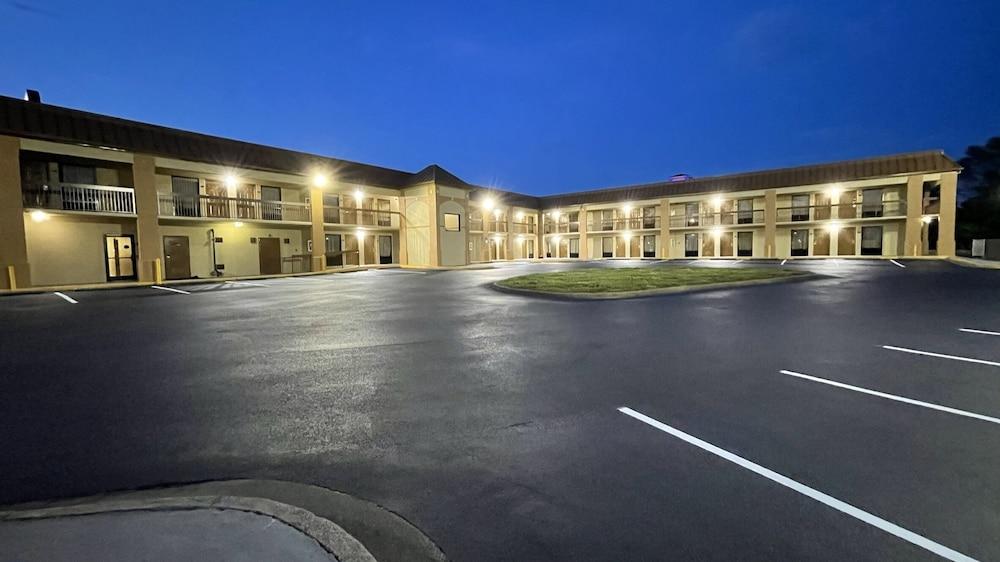 Days Inn By Wyndham Oak Grove/Ft. Campbell Exteriér fotografie